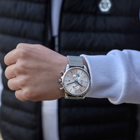 Silberne Armbanduhr für Herren im Streetstyle-Look